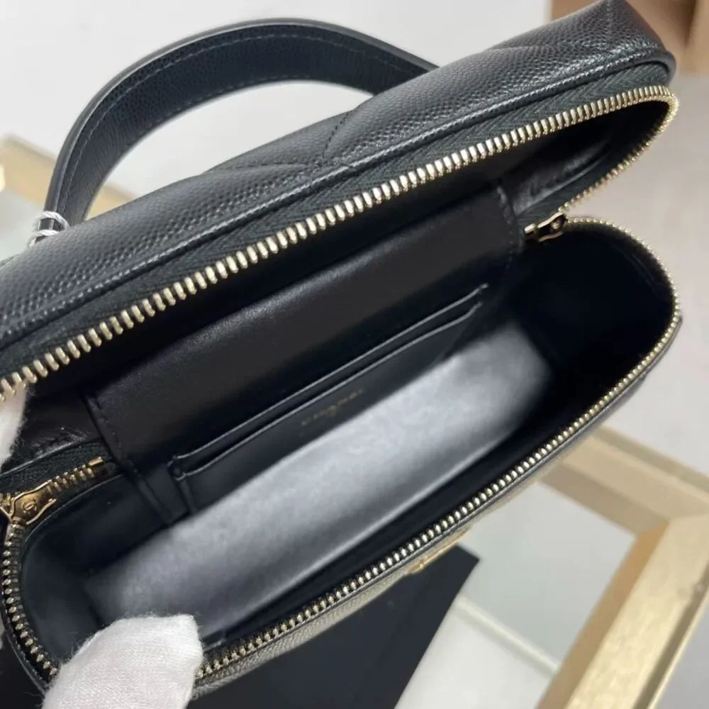 Chanel Women Pre-Loved Bag Very Good Condition